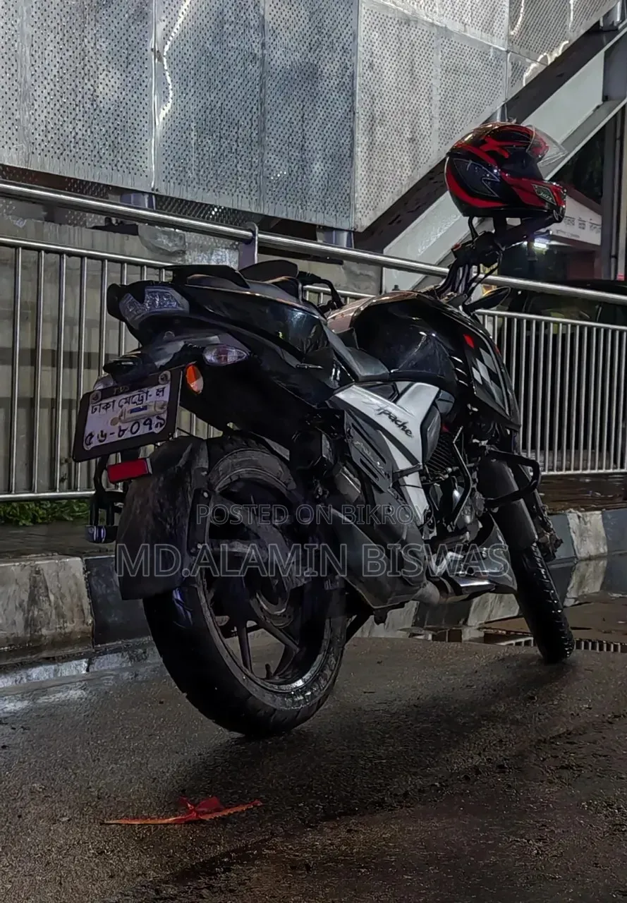 TVS Apache 160 4V 2022 Black