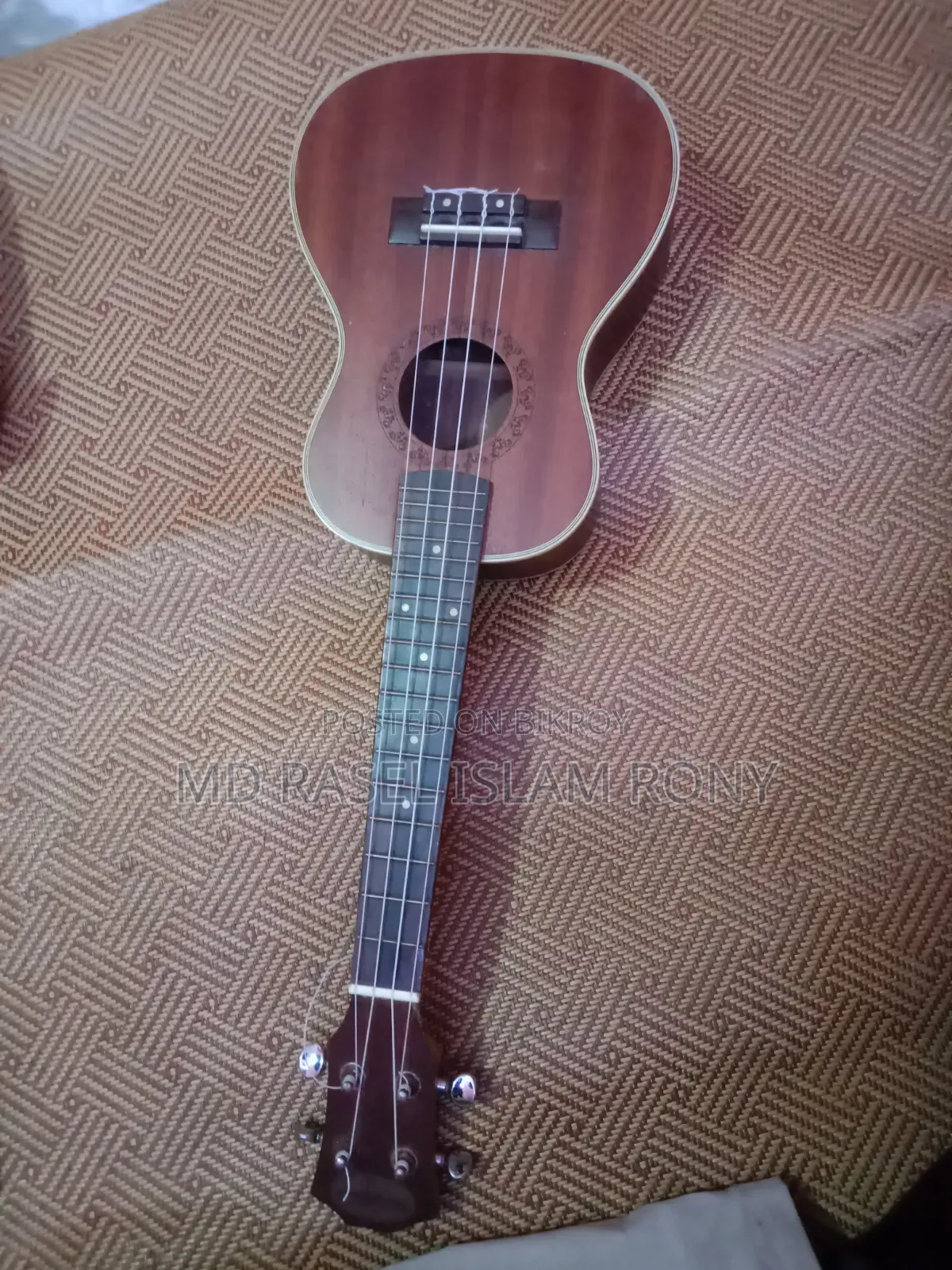 ইউকুলেলে ২৪"