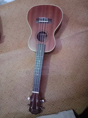 ইউকুলেলে ২৪"
