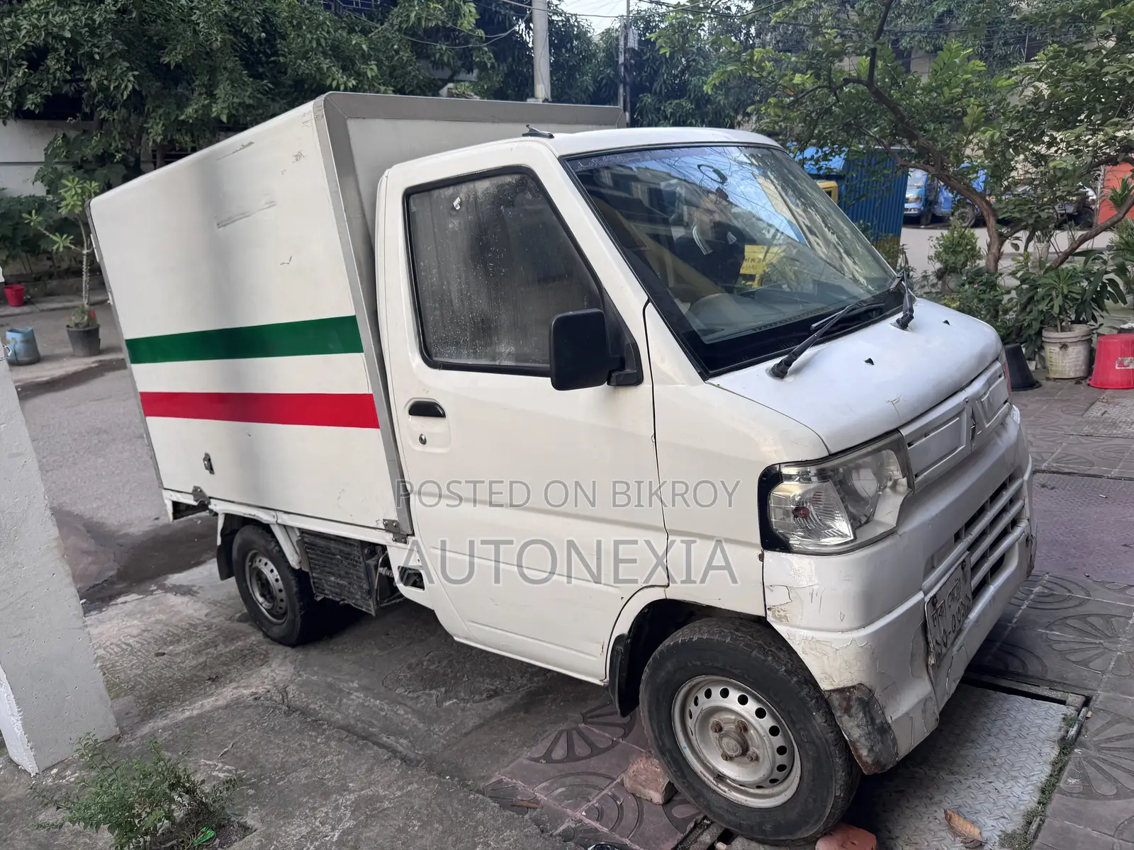 Mitsubishi Minicab Truck 2012 White