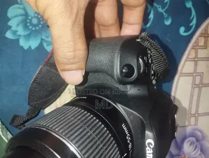 Canon 200D Brand New Condition
