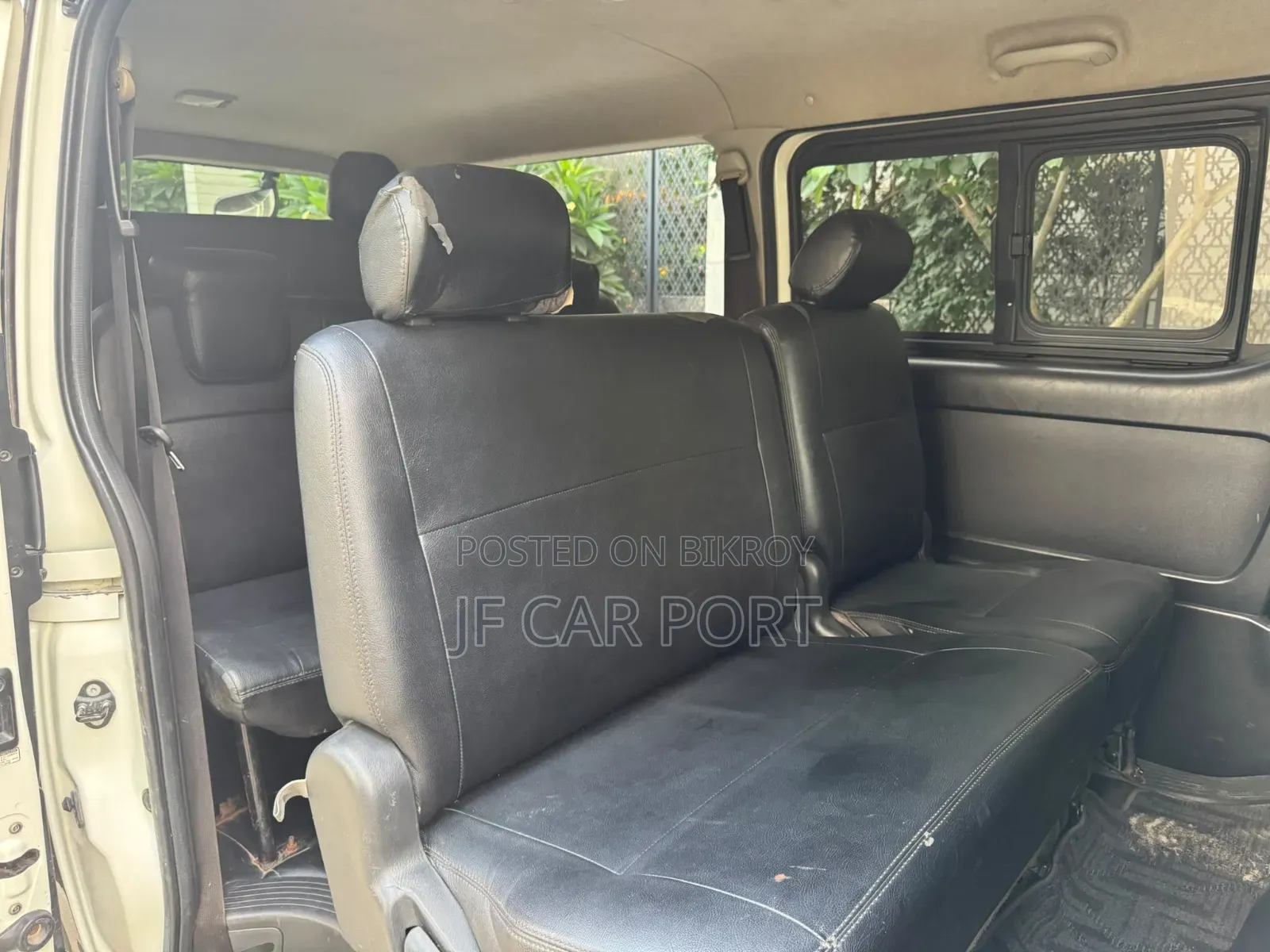 Toyota HiAce 2019 White