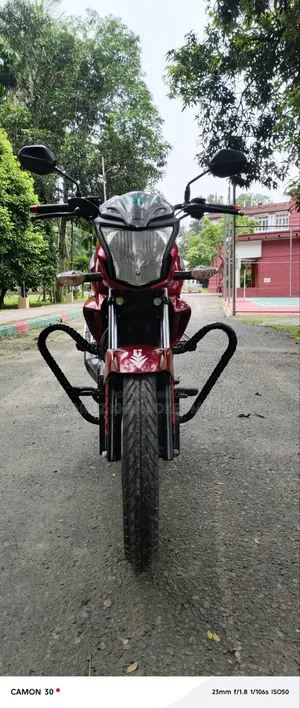 হোন্ডা সিবি ২০১৪ রেড