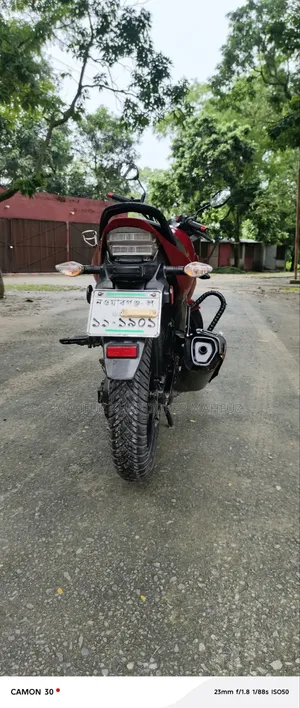 হোন্ডা সিবি ২০১৪ রেড