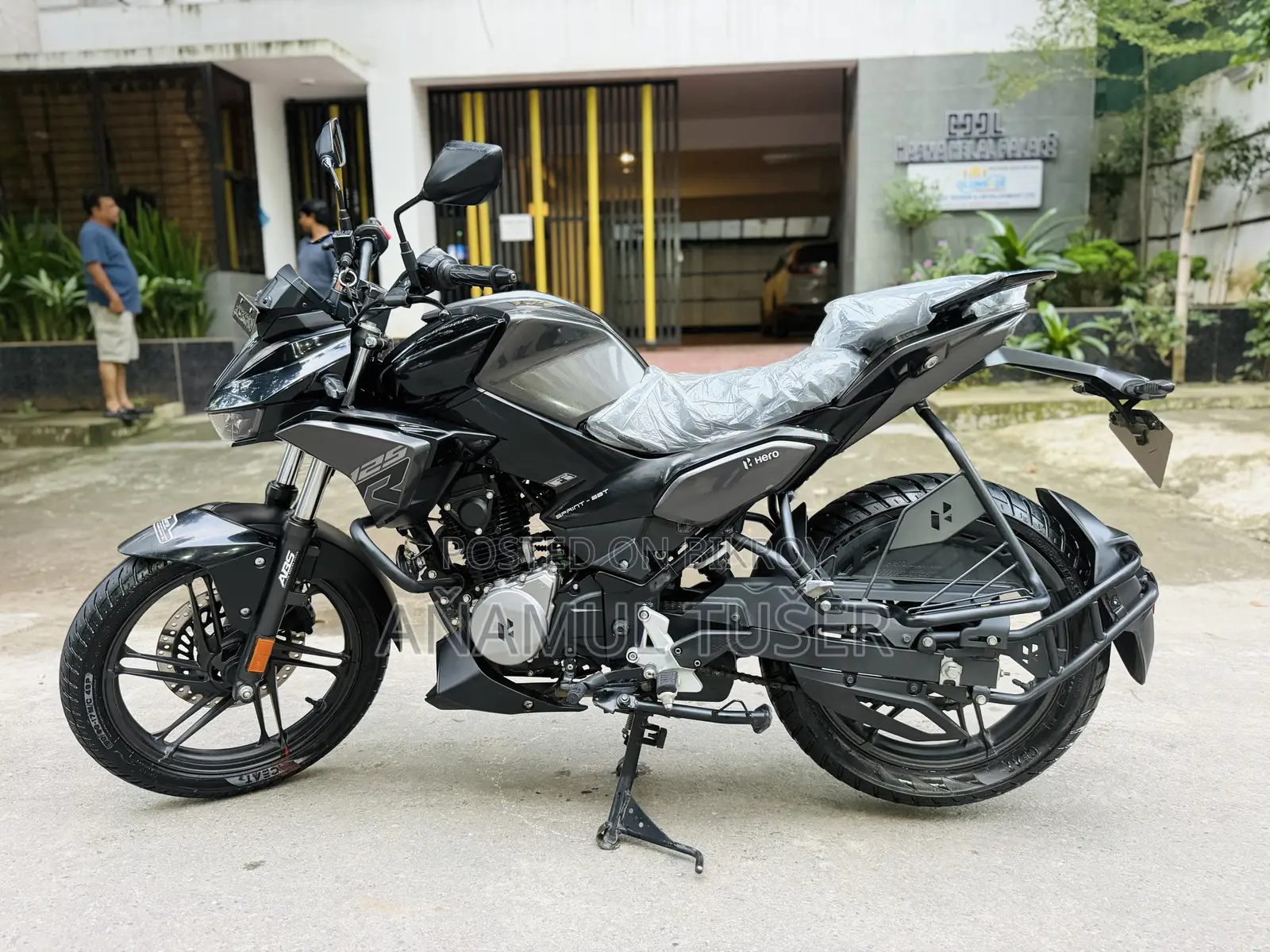হিরো এক্সট্রিম ১২৫আর ২০২৬ ব্ল্যাক