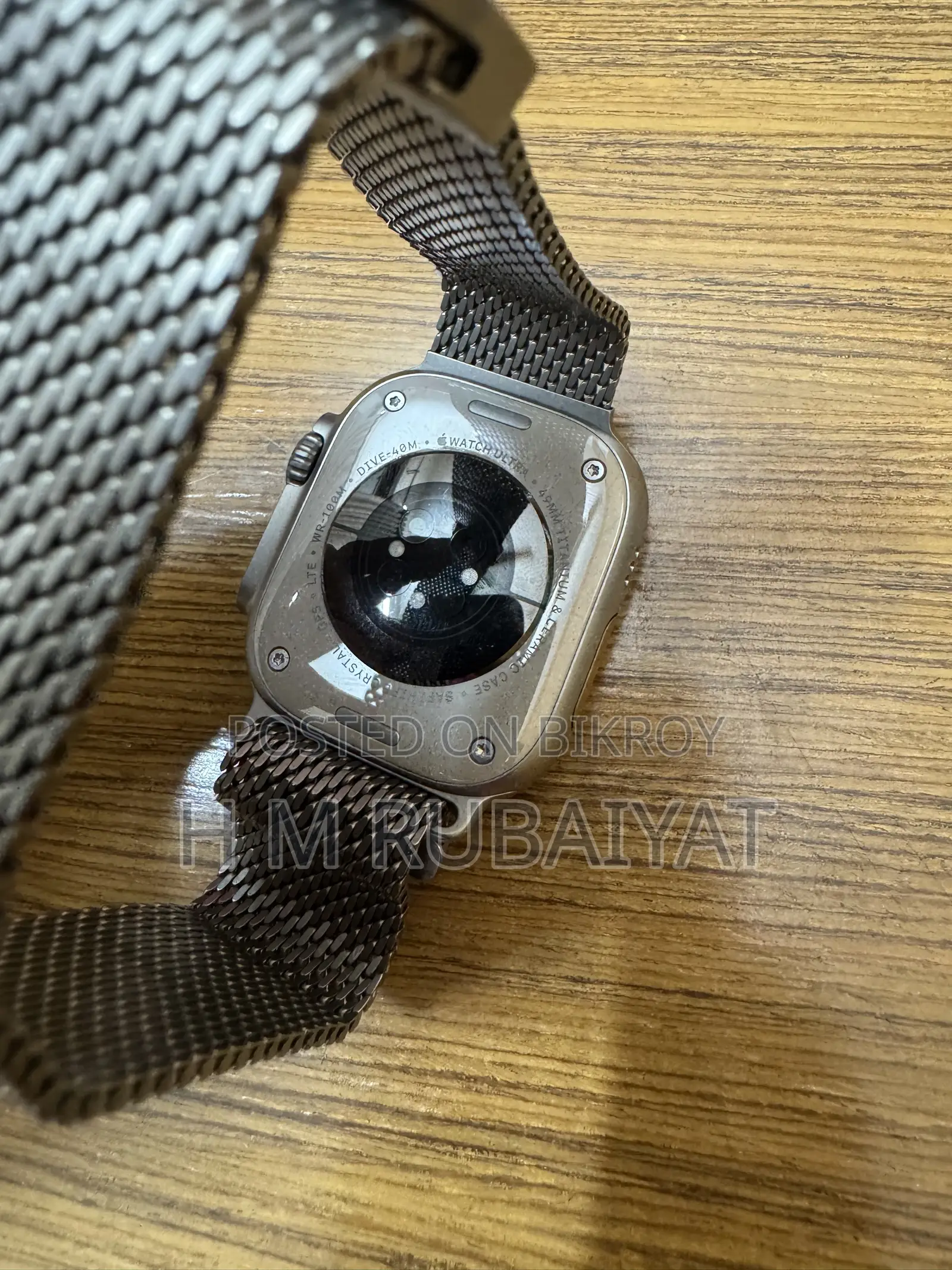 Apple Watch Ultra 2 GPS + Cellular, 49mm Titanium Milanese Loop
