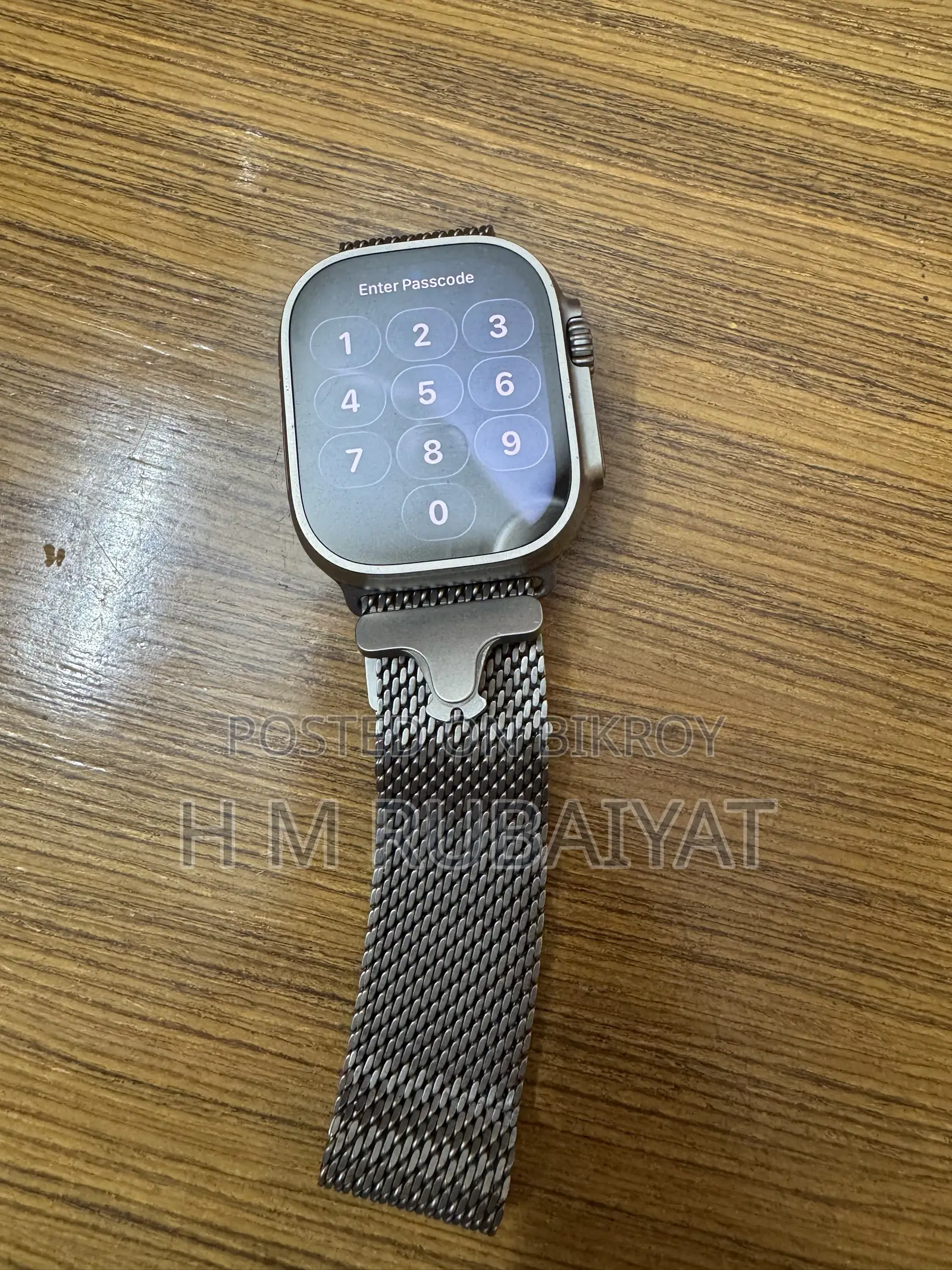 Apple Watch Ultra 2 GPS + Cellular, 49mm Titanium Milanese Loop