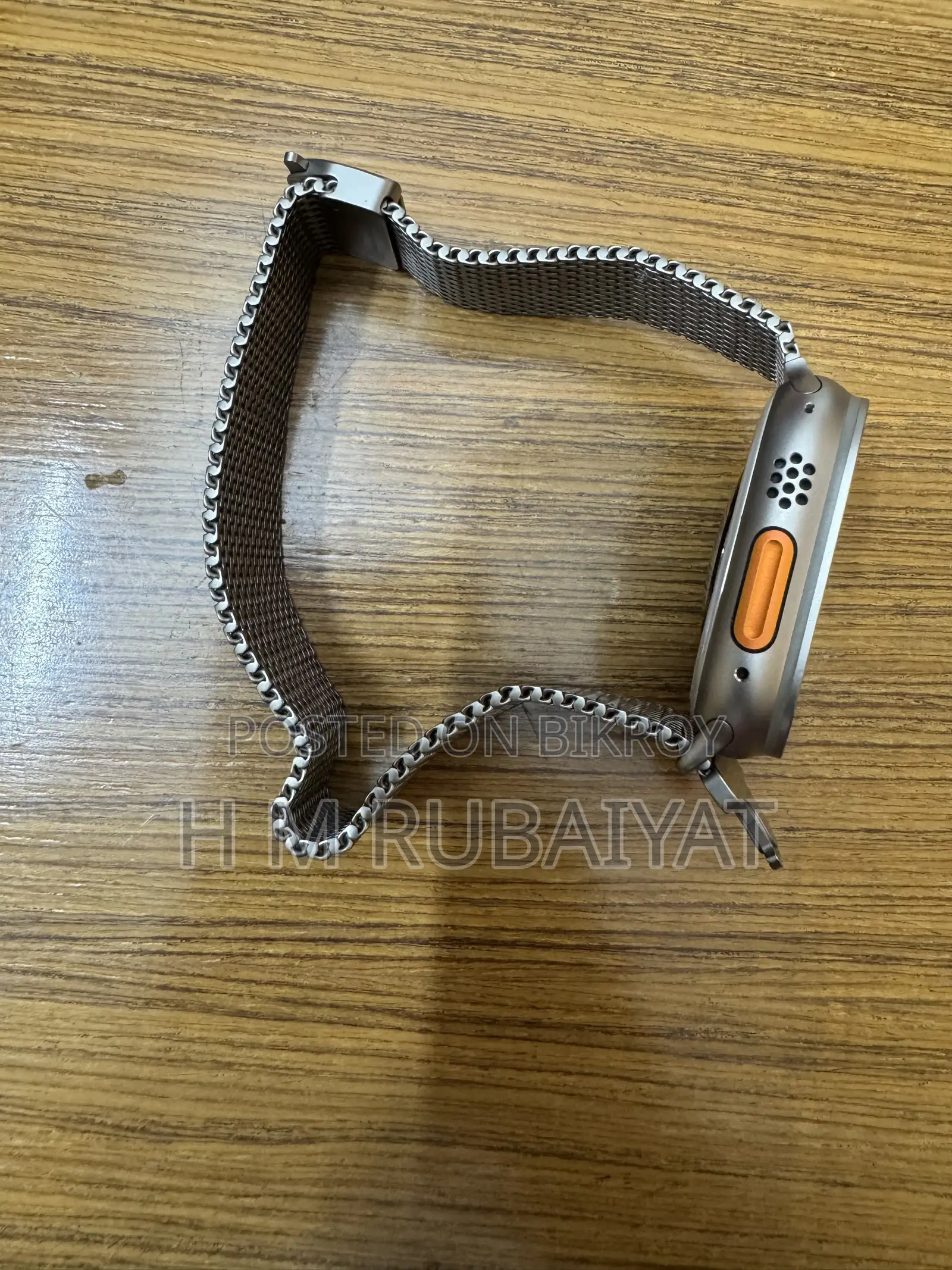 Apple Watch Ultra 2 GPS + Cellular, 49mm Titanium Milanese Loop