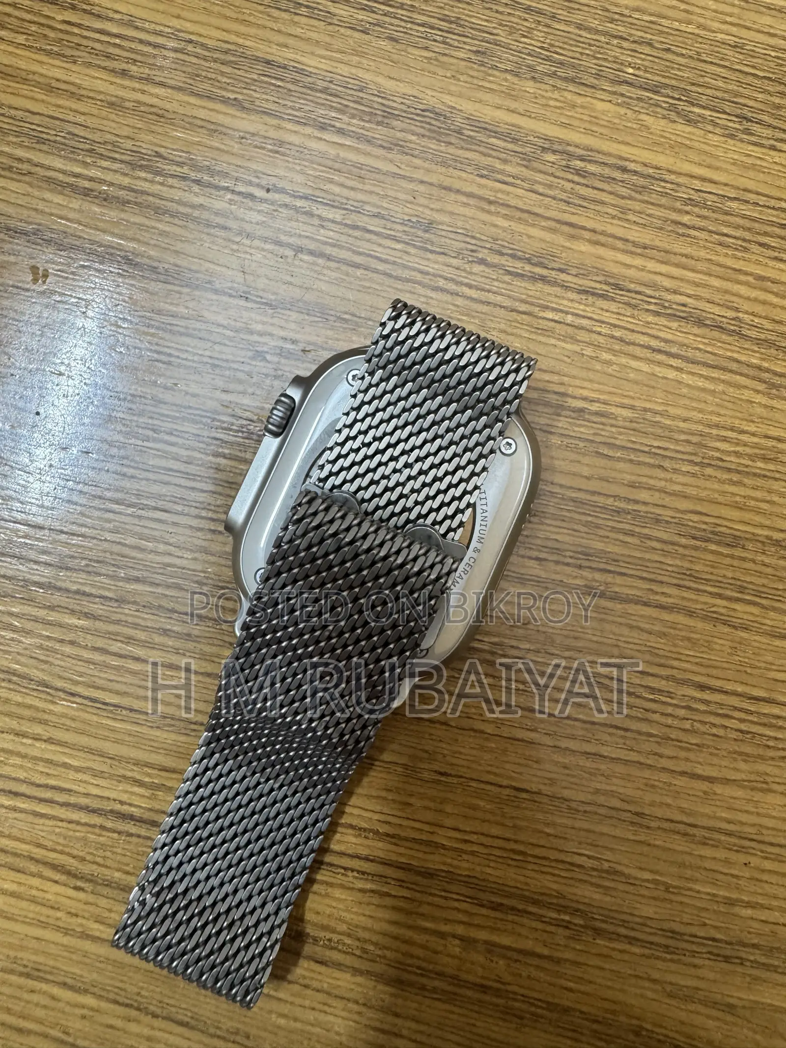 Apple Watch Ultra 2 GPS + Cellular, 49mm Titanium Milanese Loop