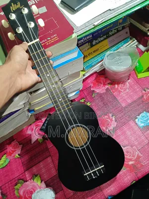 ২১ ইঞ্চি ইউকুলেলে