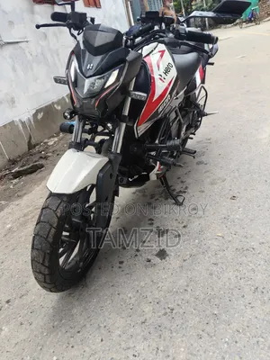 Hero Thriller 160R Refresh 2023 White