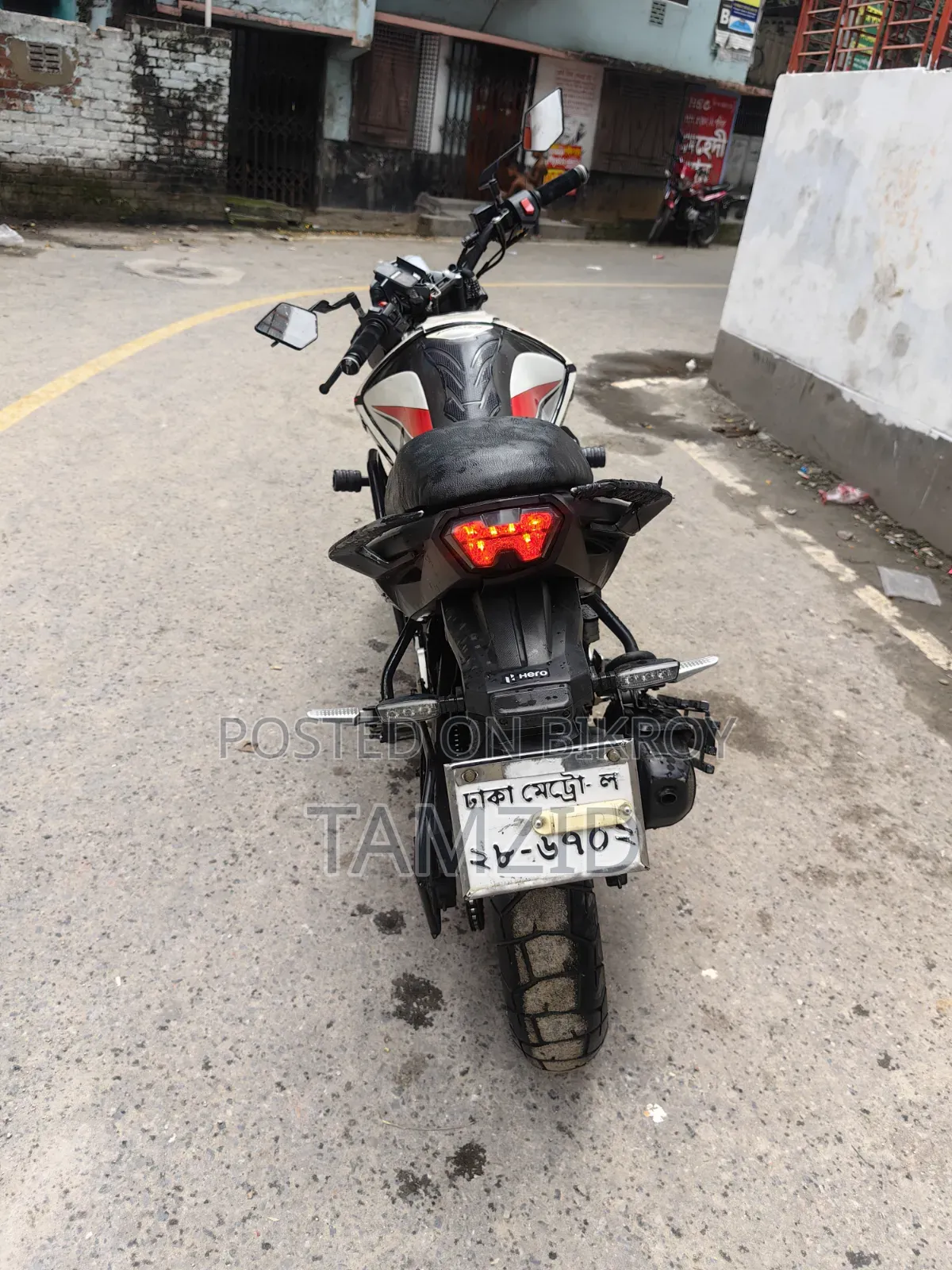 হিরো থ্রিলার ১৬০আর রিফ্রেশ ২০২৩ সাদা