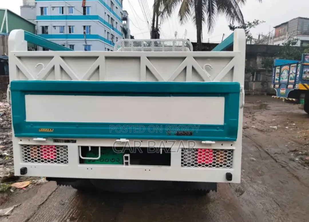 টয়োটা ডায়না পিকআপ ২০১৭