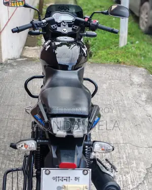 বাজাজ পালসার ১৫০ ২০২১ ব্ল্যাক