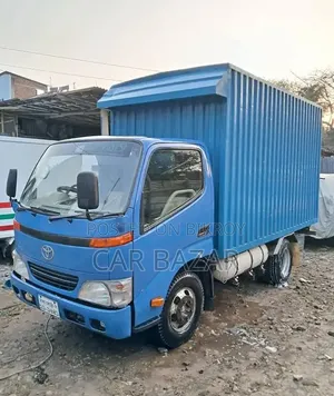 Toyota Dyna Cover Van 2003