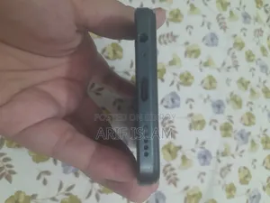 Vivo Y17 128 GB Silver