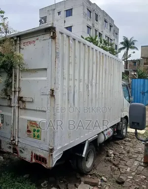 Toyota Dyna Cover Van 2002