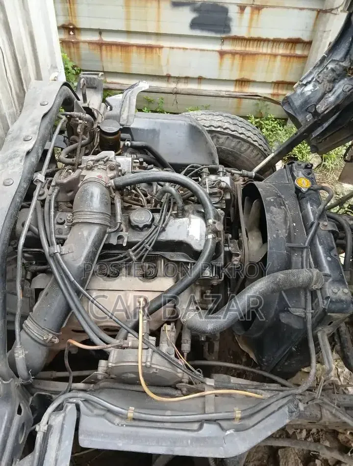 Toyota Dyna Cover Van 2002