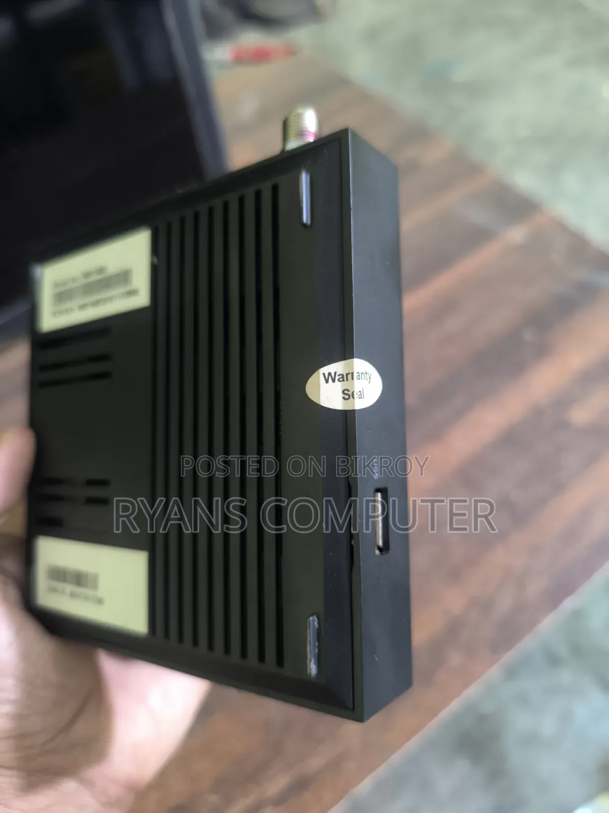 স্যামসাং ৩২" Led TV ও আকাশ ডিটিএস সেটাপ ব্ক্স  এক সাথে