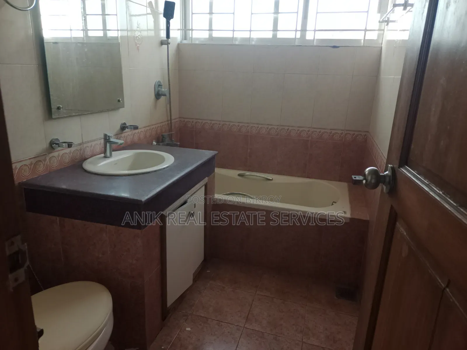 3bdrm Apartment in Anik Real Estate, Gulshan for rent