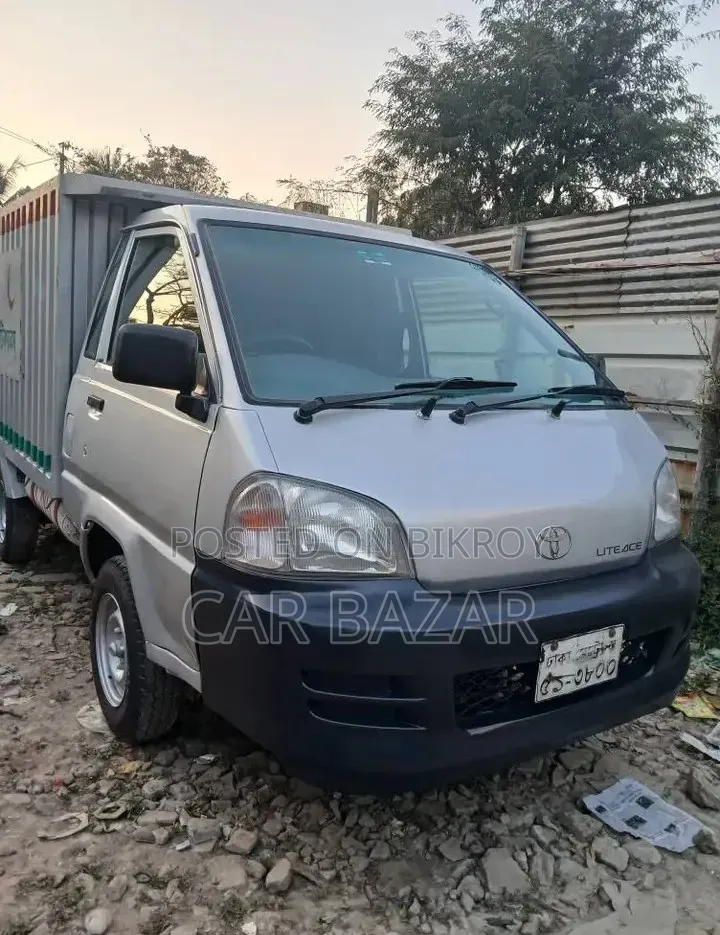 টয়োটা কেএম৭৫ কাভার ভ্যান ২০০৪