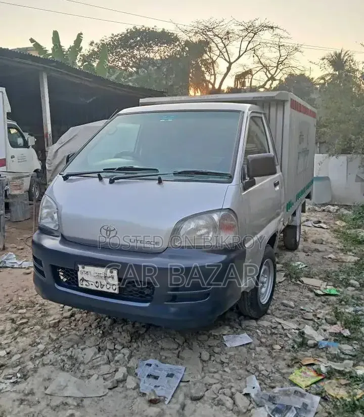 টয়োটা কেএম৭৫ কাভার ভ্যান ২০০৪