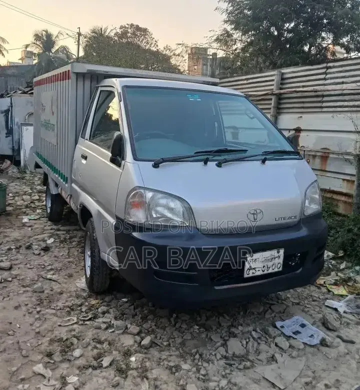 টয়োটা কেএম৭৫ কাভার ভ্যান ২০০৪