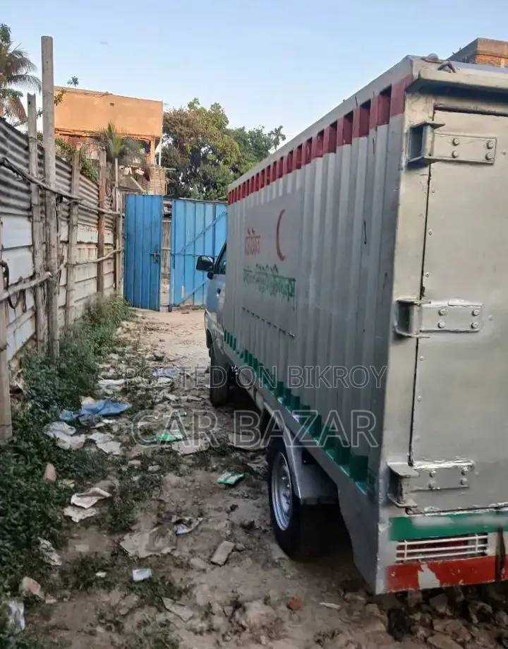 টয়োটা কেএম৭৫ কাভার ভ্যান ২০০৪
