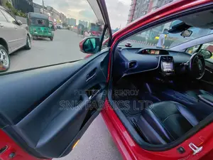 Toyota Prius 2019 Red