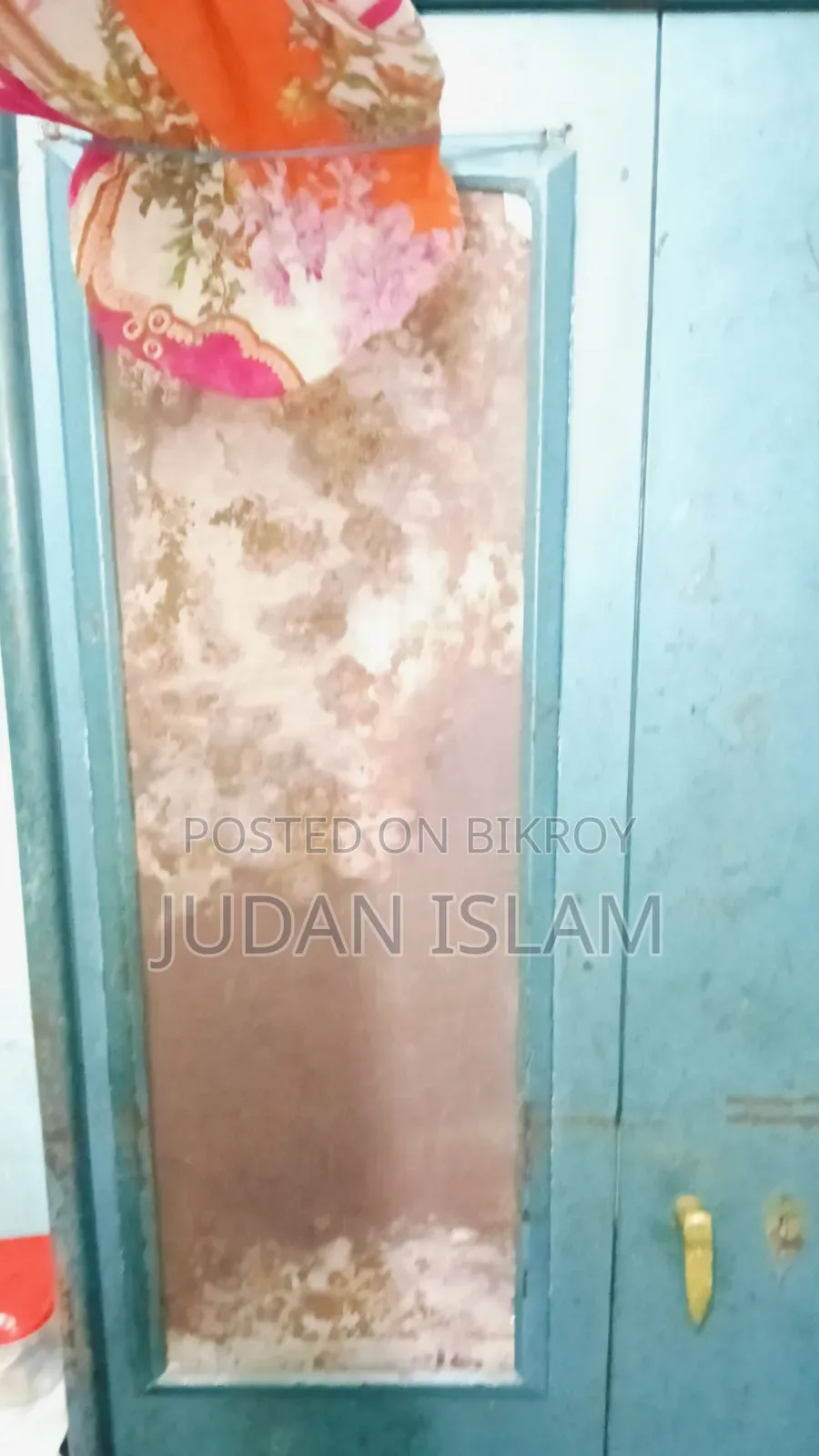 স্টিলের শক্ত আলমারি বিক্রি করা হবে