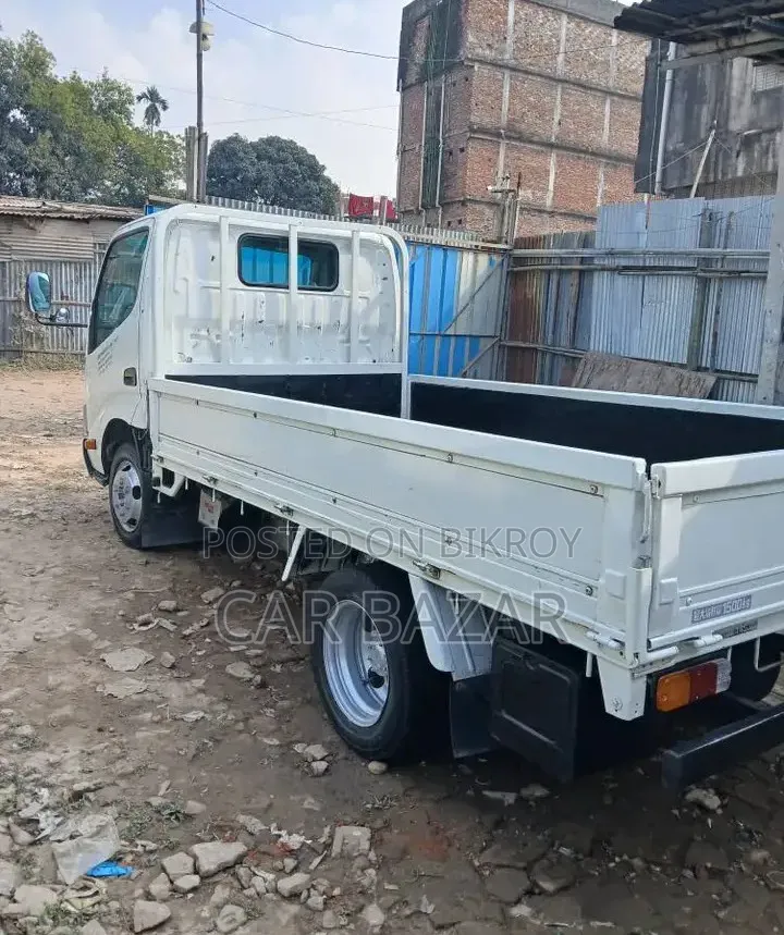 Toyota Dyna Pickup Diesel 2012