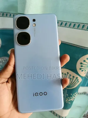 iQOO 256 GB Blue