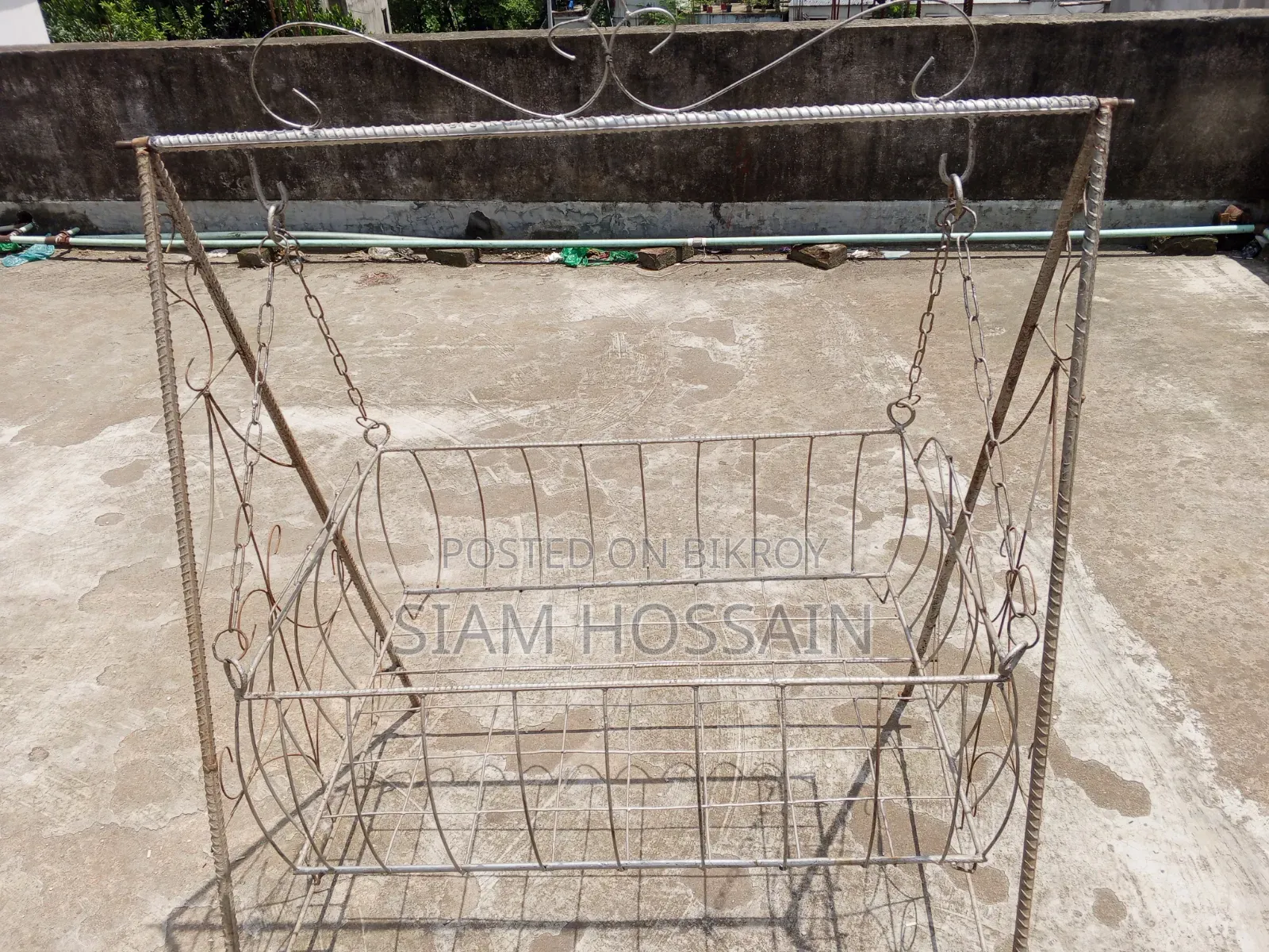 বাচ্চাদের দোলনা