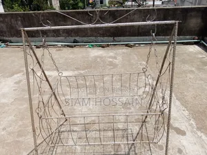 বাচ্চাদের দোলনা