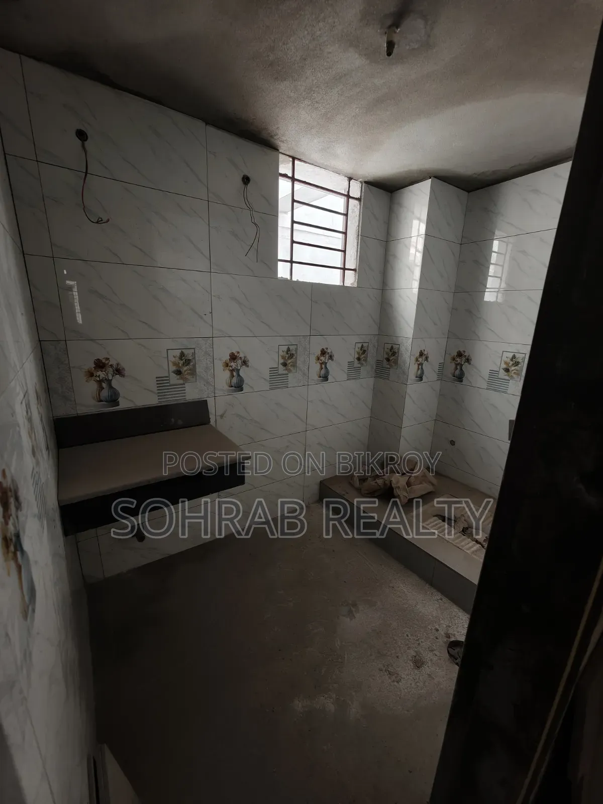 3bdrm Apartment in Sohrab Realty, Rampura for sale