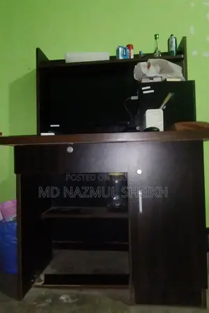 টেবিল এবং চেয়ার