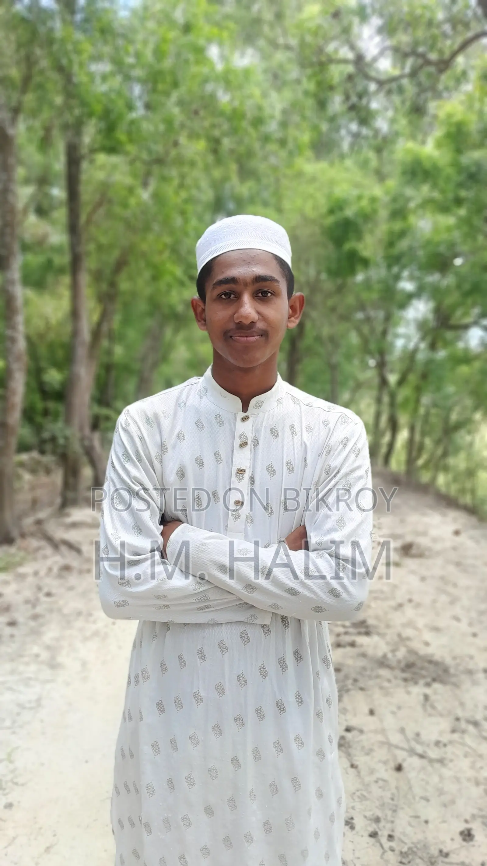 কাপড়ের শোরুমে কিছু স্টাফ লাগবে