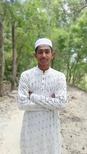কাপড়ের শোরুমে কিছু স্টাফ লাগবে