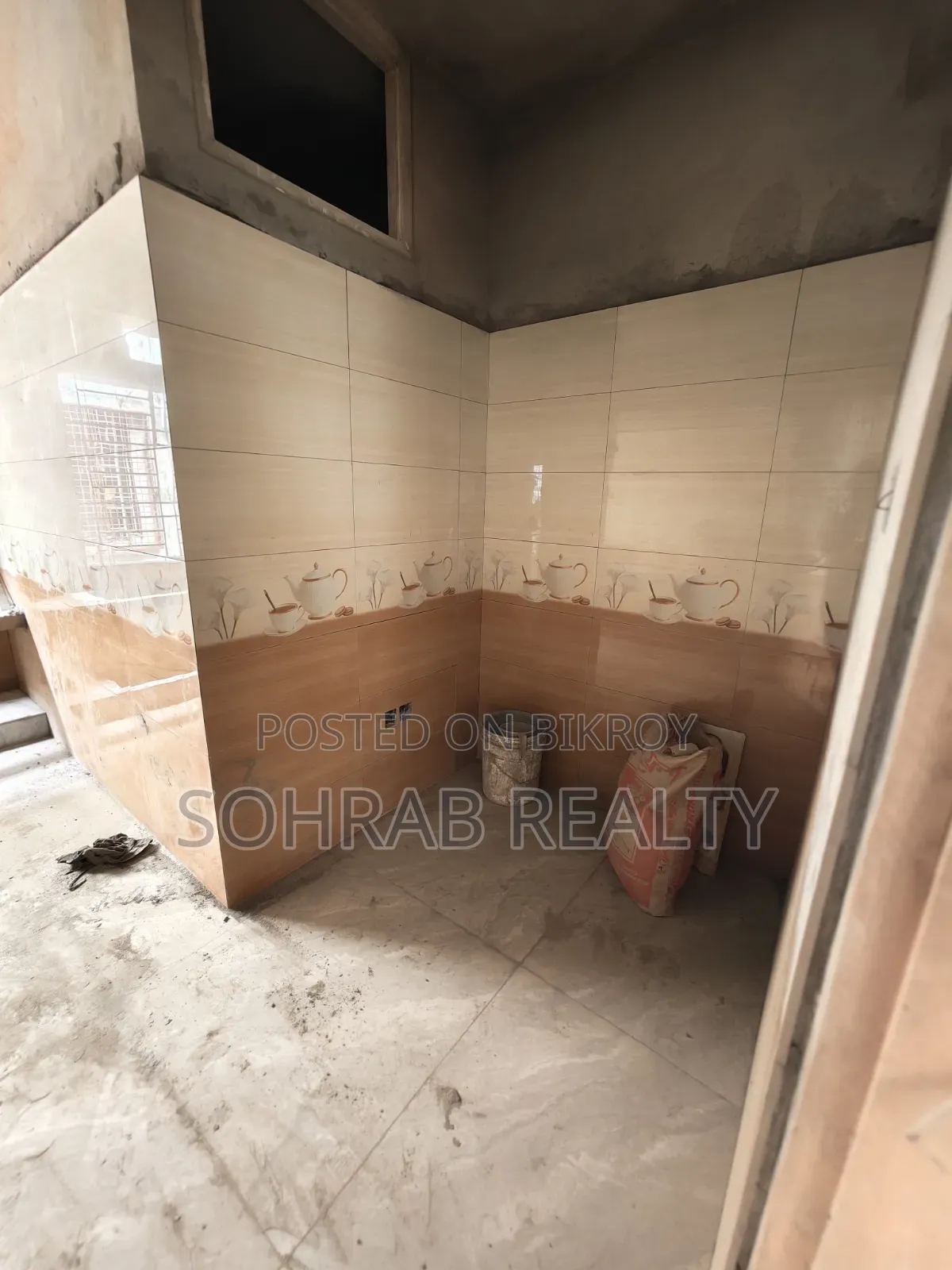 3bdrm Apartment in Sohrab Realty, Rampura for sale