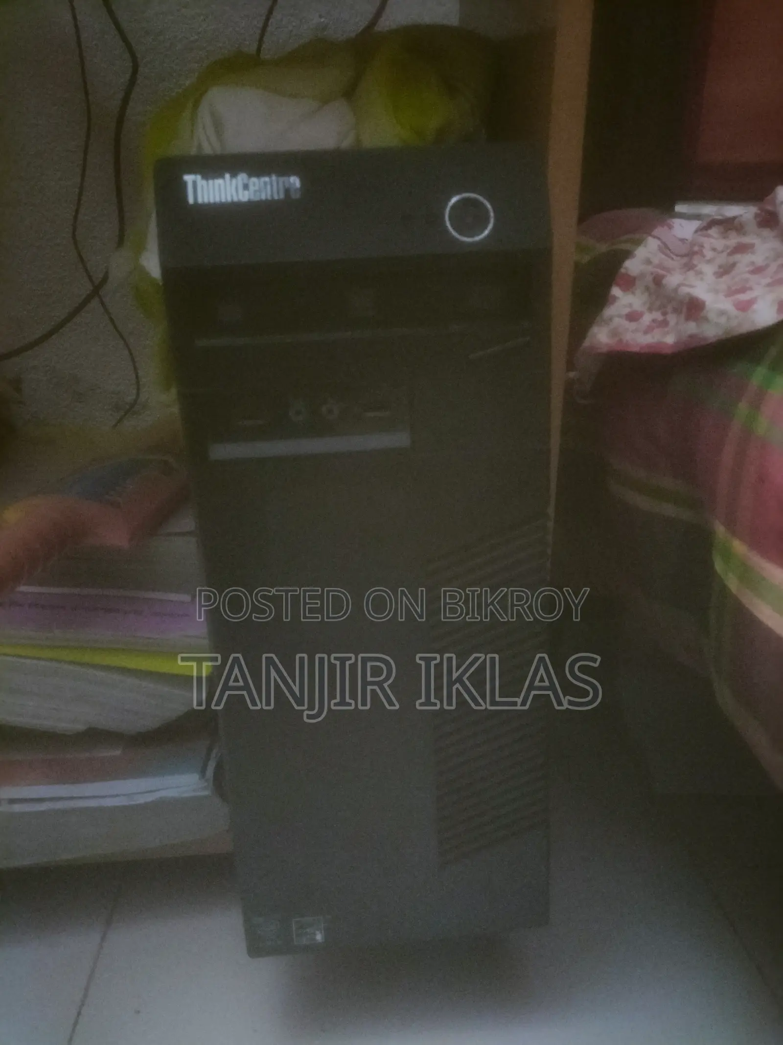 Desktop Computer Lenovo ThinkCentre 24 8GB Intel Core i3 HDD 128GB