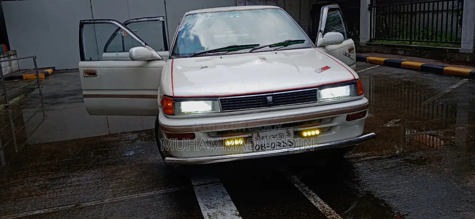 Toyota Corolla 1990 White