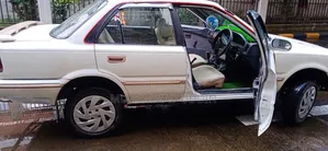 Toyota Corolla 1990 White