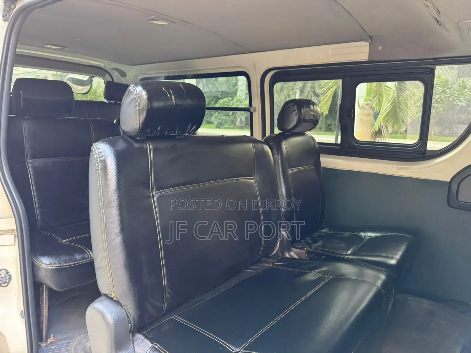 Toyota HiAce 2019 White