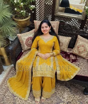 সিকোয়েন্স এমব্রয়ডারি ও প্রিমিয়াম জর্জেটের কম্বিনেশনে পার্টি ড্রেস