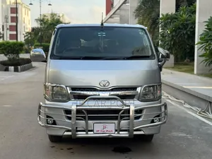 Toyota HiAce 2012 Silver
