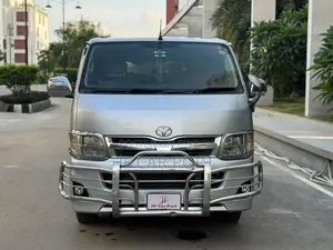 Toyota HiAce 2012 Silver