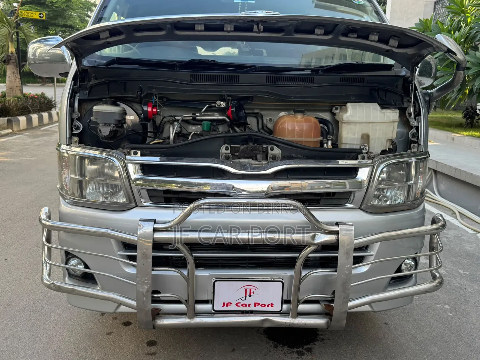 Toyota HiAce 2012 Silver
