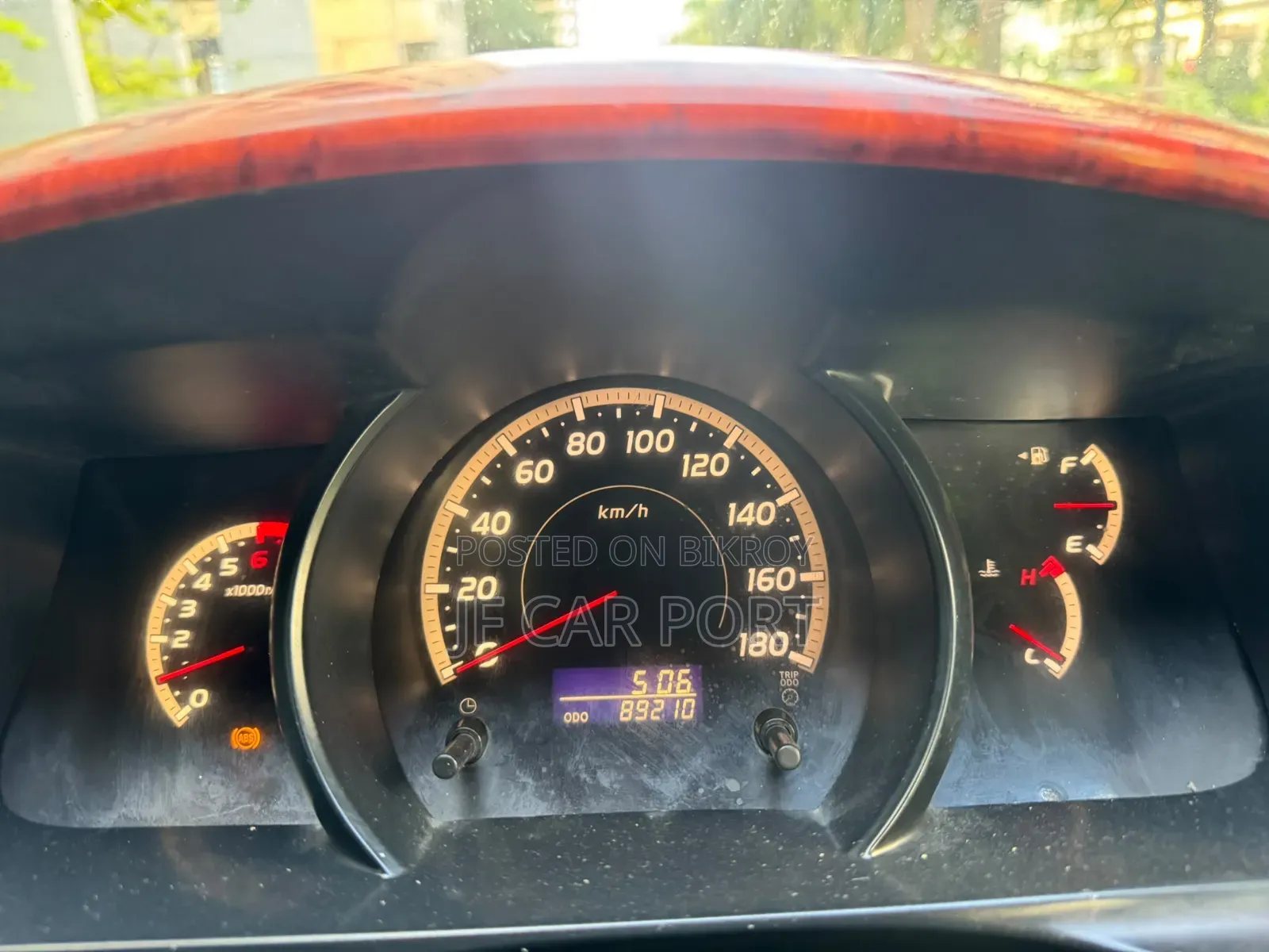 Toyota HiAce 2012 Silver