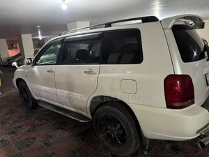 Toyota Kluger 2002 White
