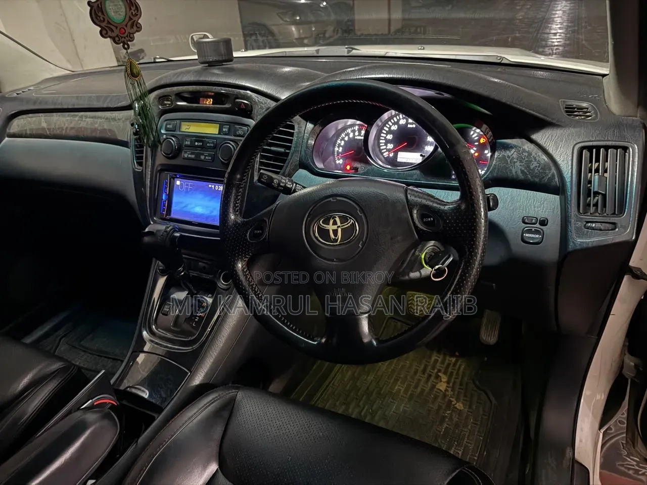 Toyota Kluger 2002 White